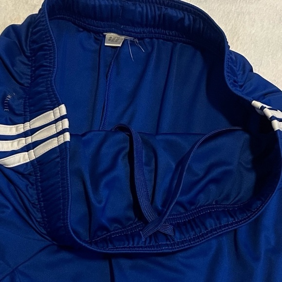 Adidas Blue & White Men’s Athletic Shorts Pockets Medium Pull On Elastic Waist - Picture 6 of 7